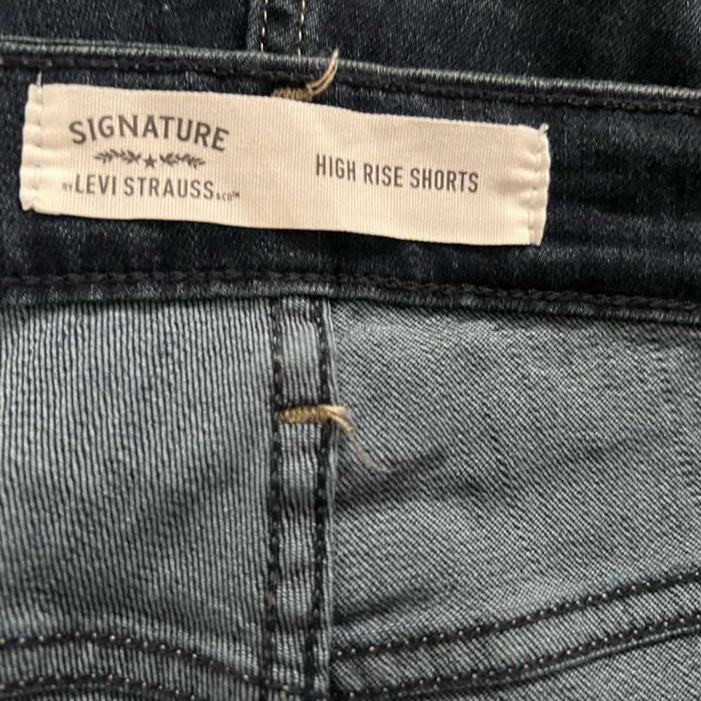 ❤️NEW SHOR WITH TAGS❤️ - Picture 4 of 4